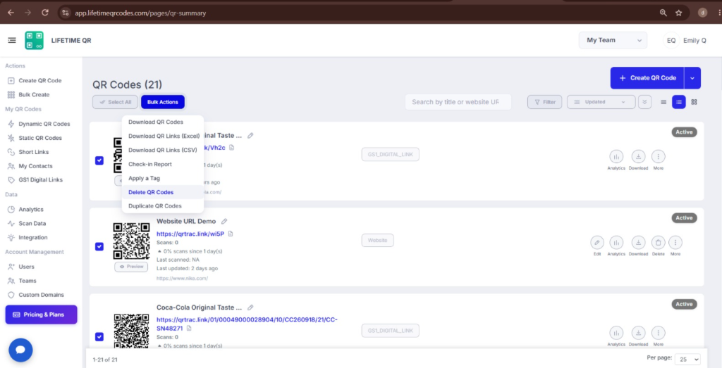 Delete QR Codes option selected in the Bulk Actions dropdown menu