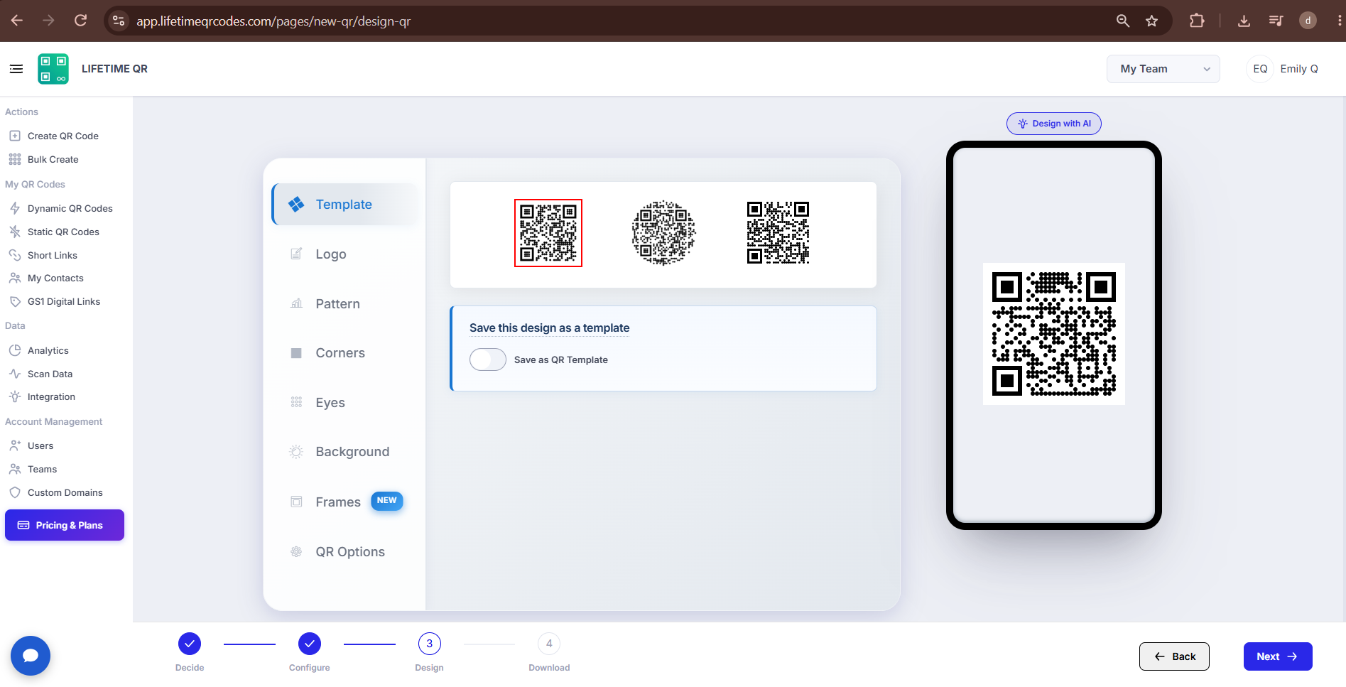Design section with template options and form preview